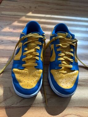 Nike Men's Blue and Yellow Athletic Sneakers Low Top